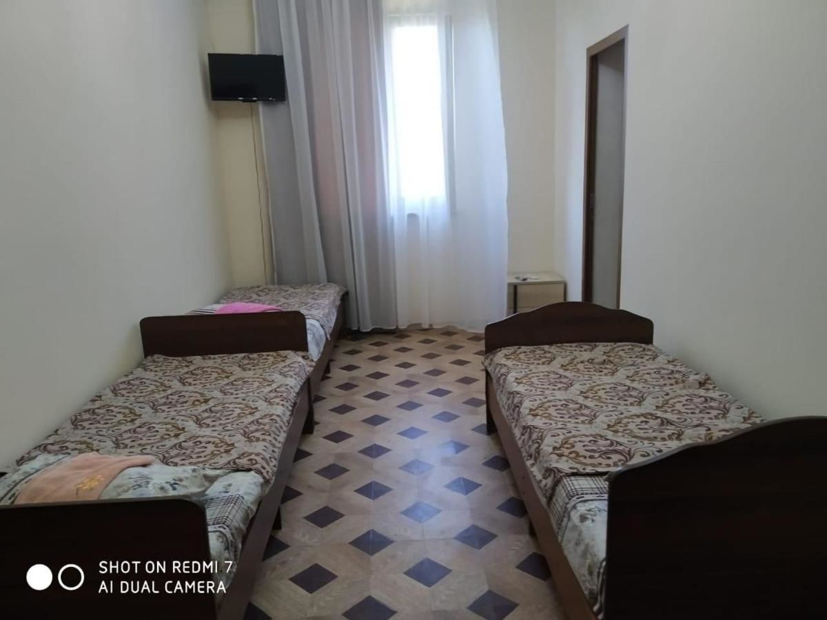 Гостевой дом Гостевой Дом  Сухум-18