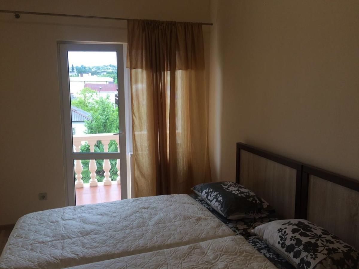 Гостевой дом Гостевой Дом  Сухум-21