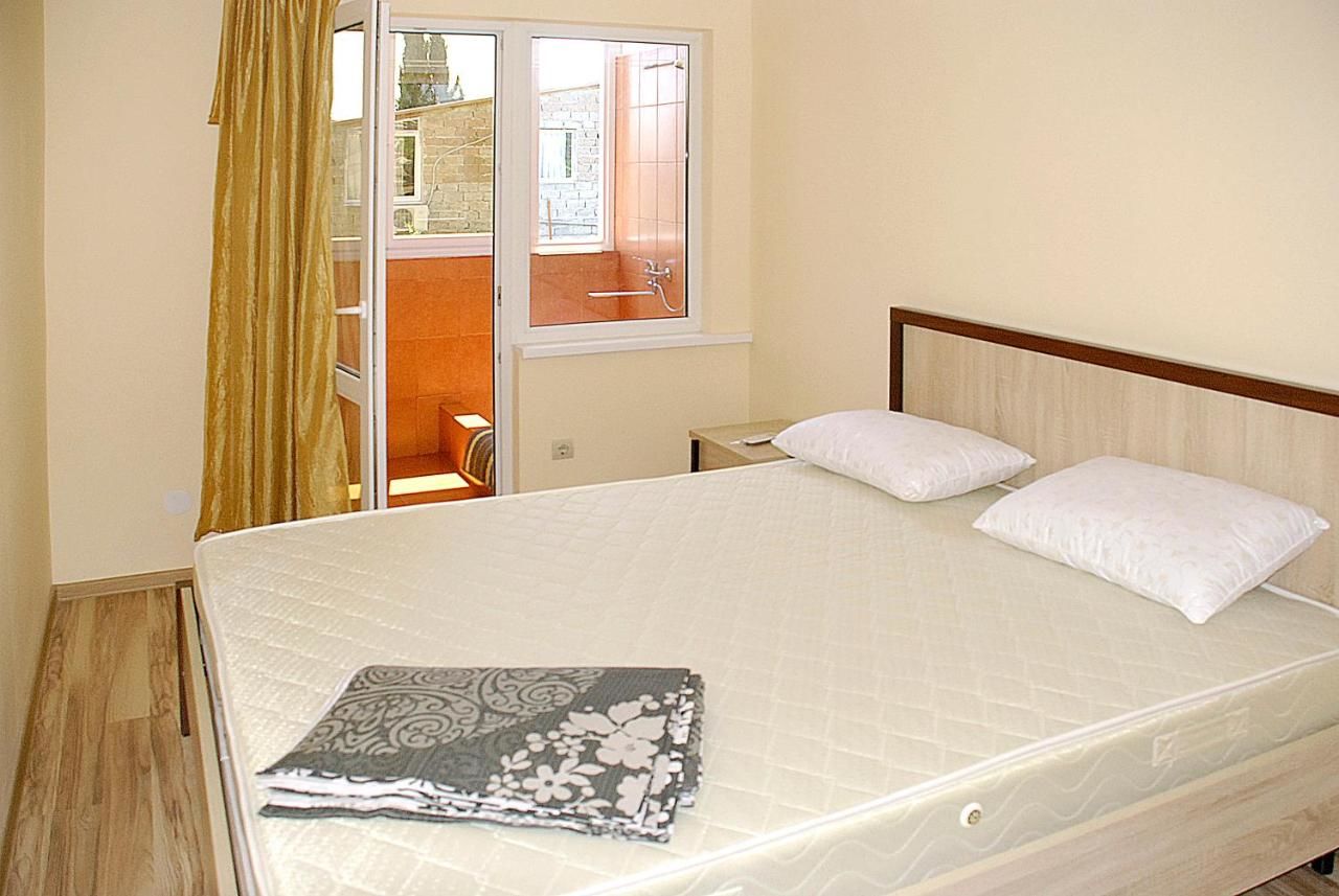 Гостевой дом Гостевой Дом  Сухум-24