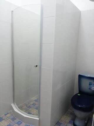 Гостевой дом Гостевой Дом  Сухум Семейный номер с балконом-4