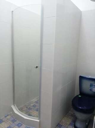 Гостевой дом Гостевой Дом  Сухум Семейный номер с балконом-10